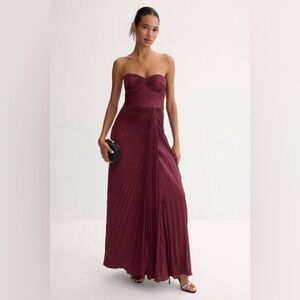 AMUR Joyceann Gown Burgundy Size 6